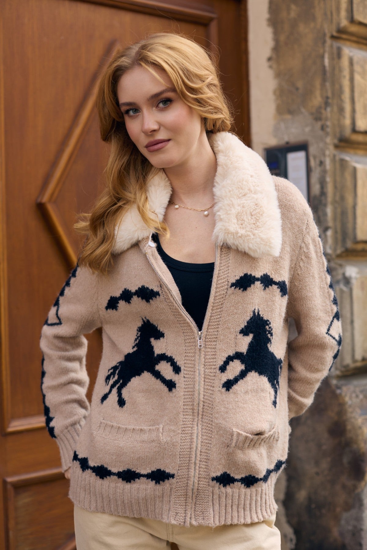 Fur Collar Horse Knit Jacket – SAACHI