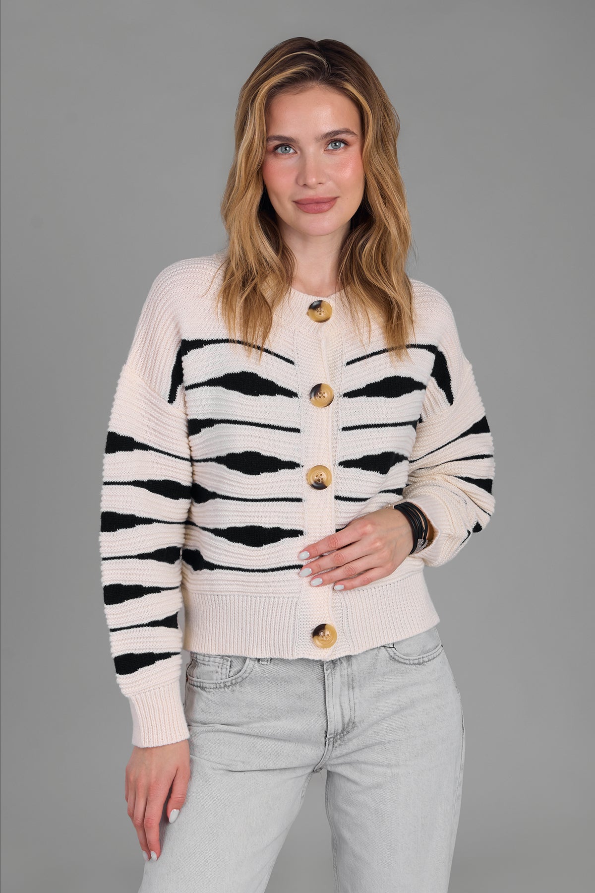 Buy Cardigans Sweaters for Women Online - Saachistyle – SAACHI