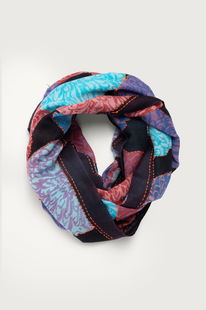 Morado Floral Infinty Scarf