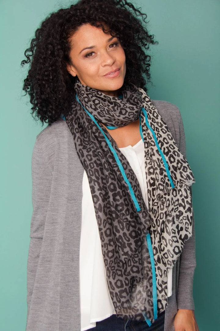 Leopard Border Scarf Black