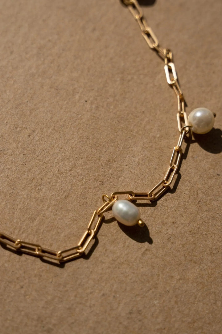 Preppy Pearl Necklace Gold