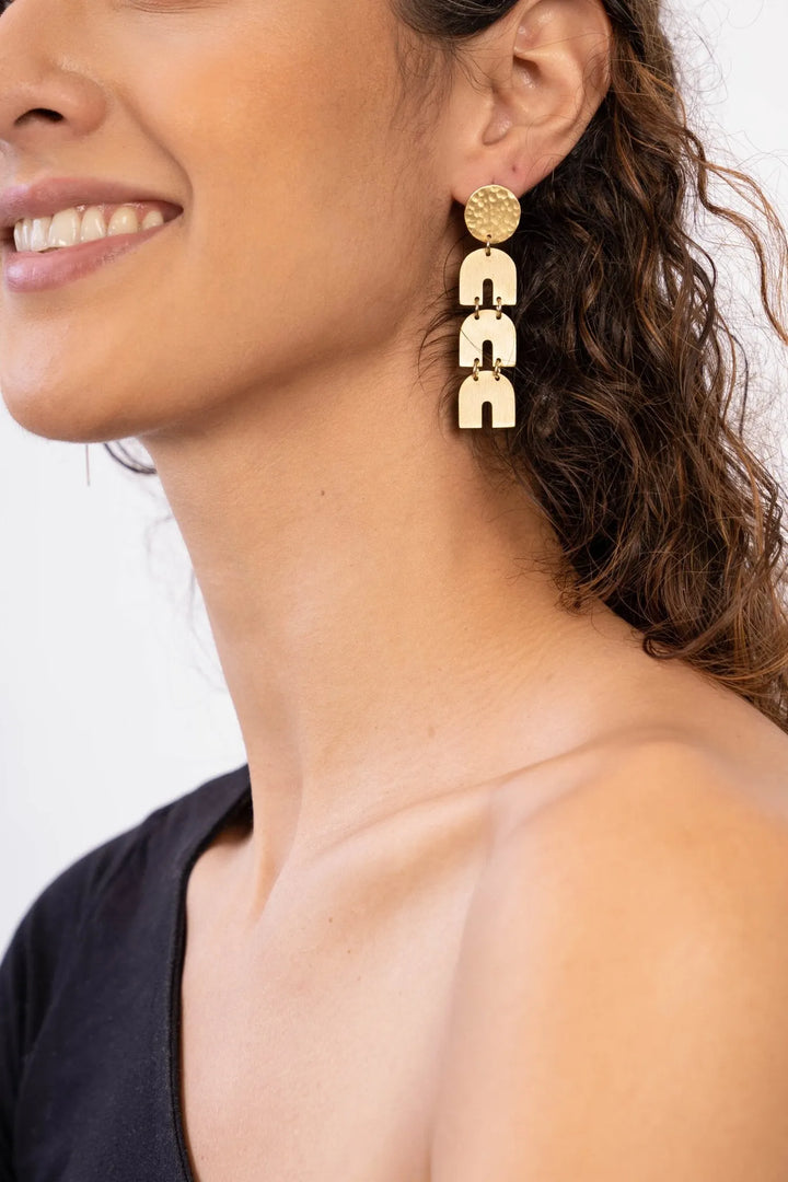 Iris Hammered Earring Gold