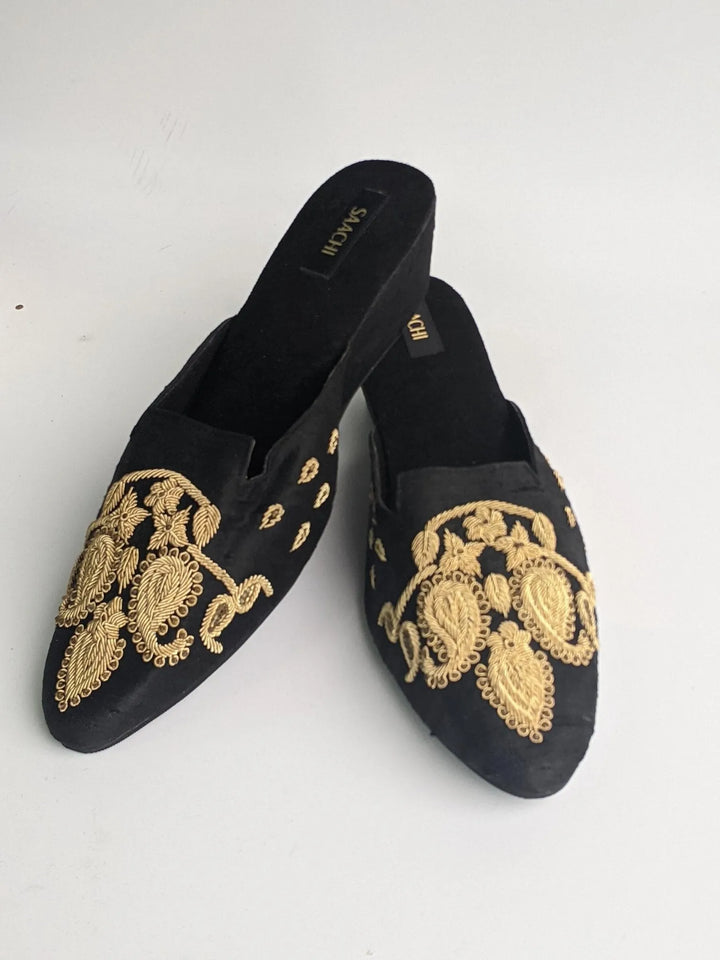 DS 188 Black Satin Gold Paisley Black