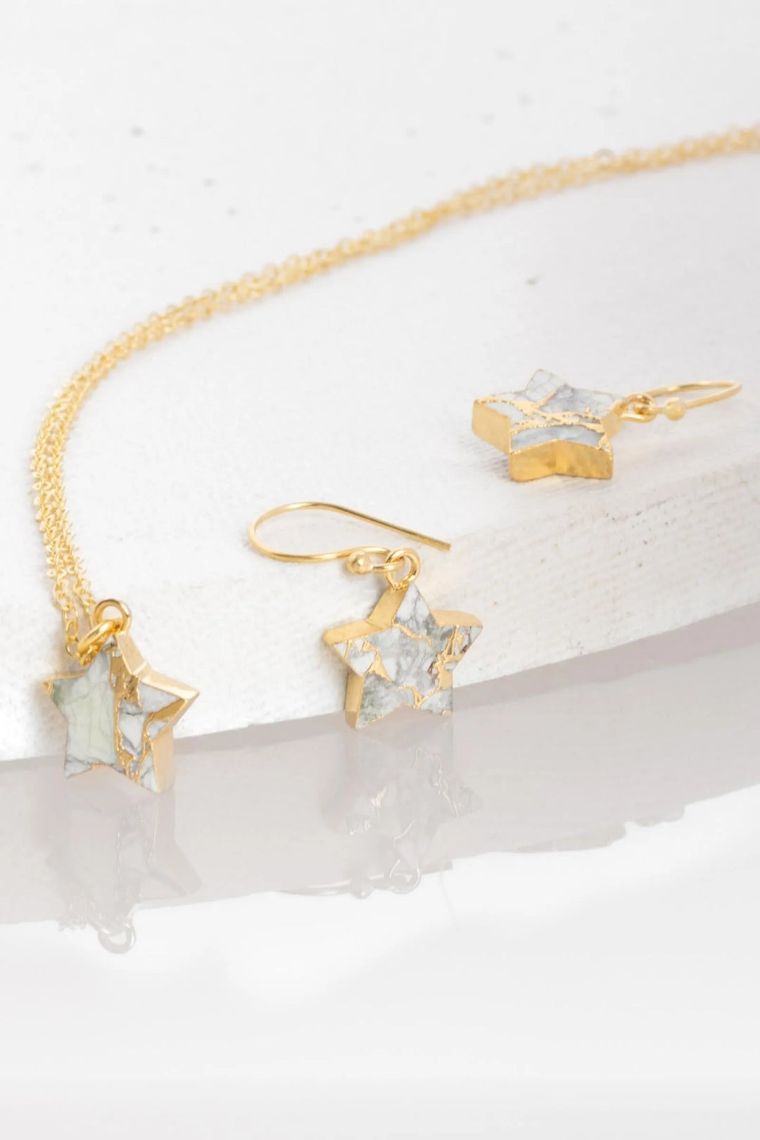 Mojave Mini Star Earring and Necklace Set White