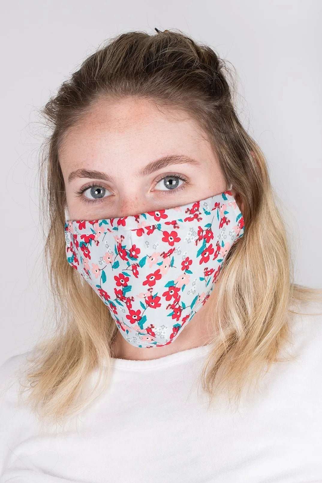 Adjustable Floral Face Mask with Two PM2.5 Filters Crimson