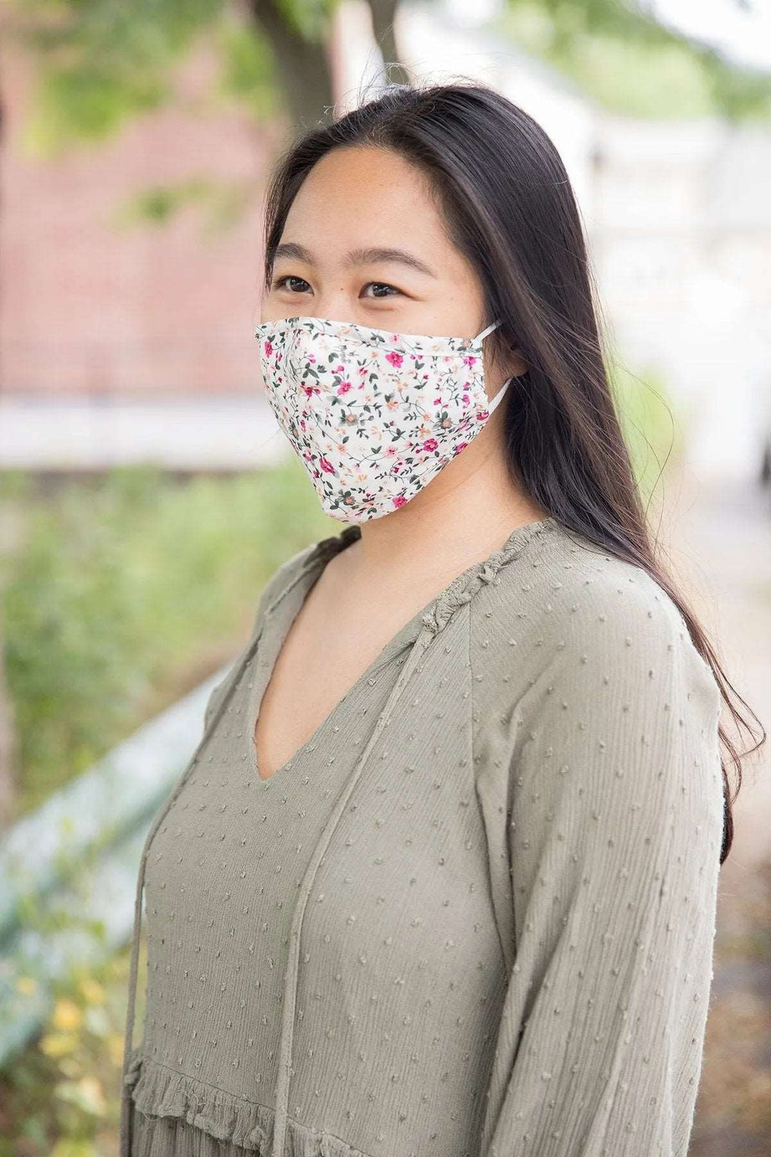 Adjustable Floral Face Mask with Two PM2.5 Filters White