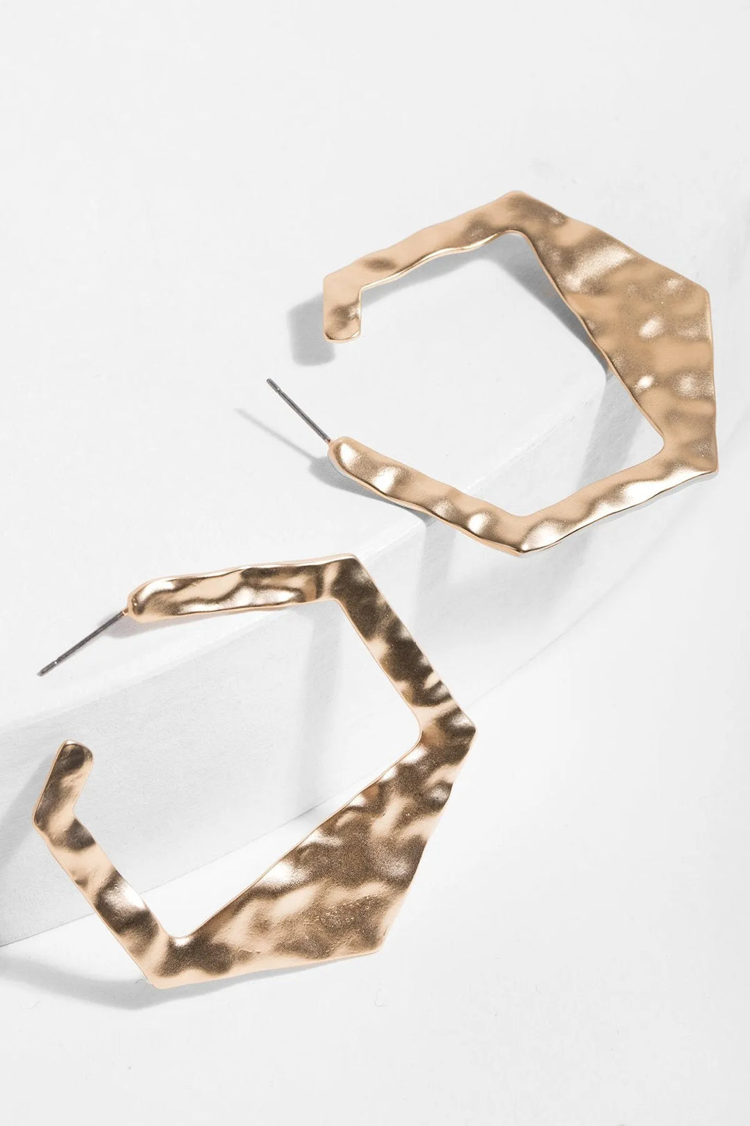 Hammered Angle Earring Gold