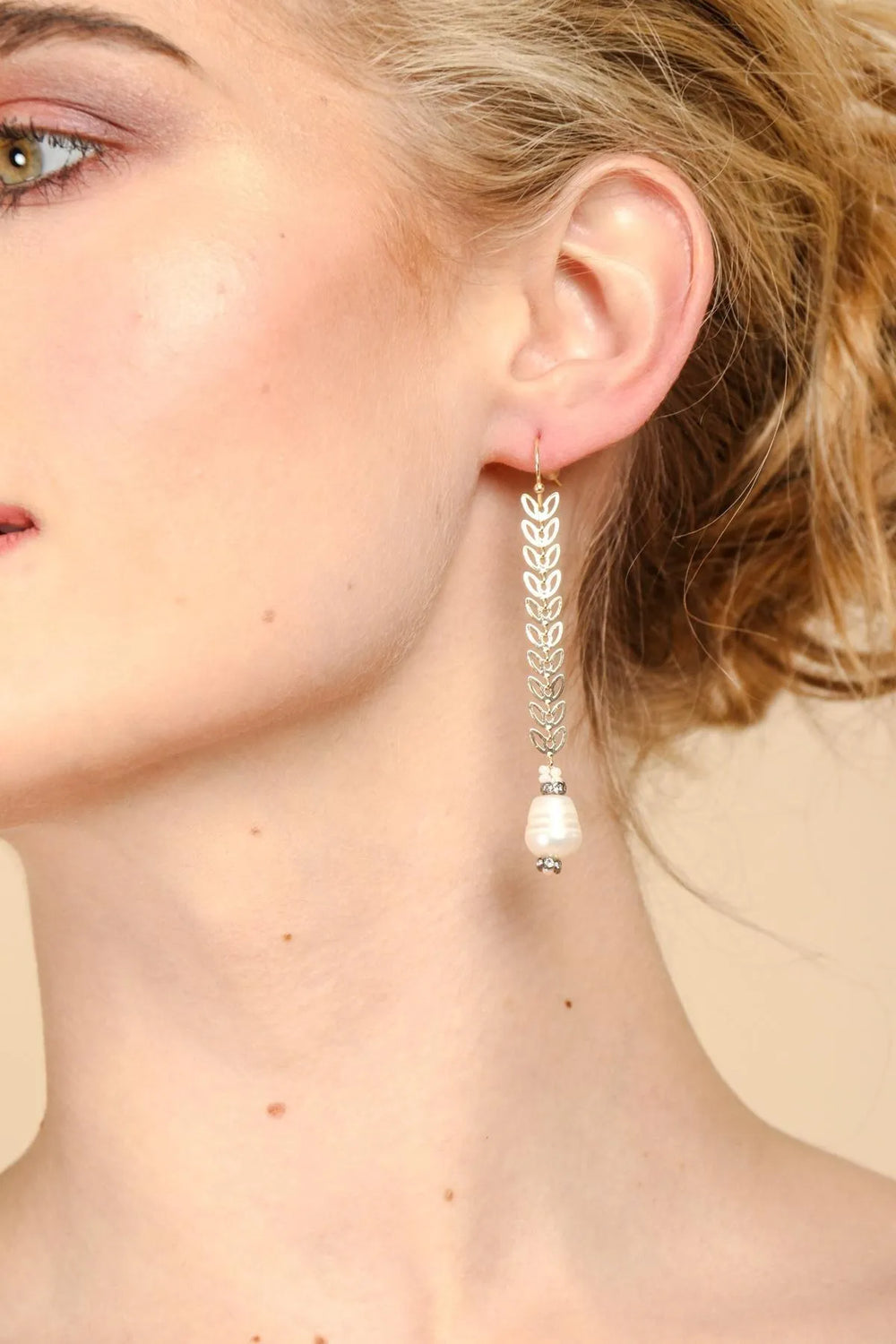 Filigree Drop Pearl Earring Antique White