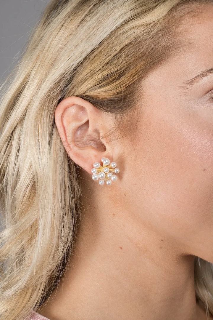 Firework Pearl Earring White