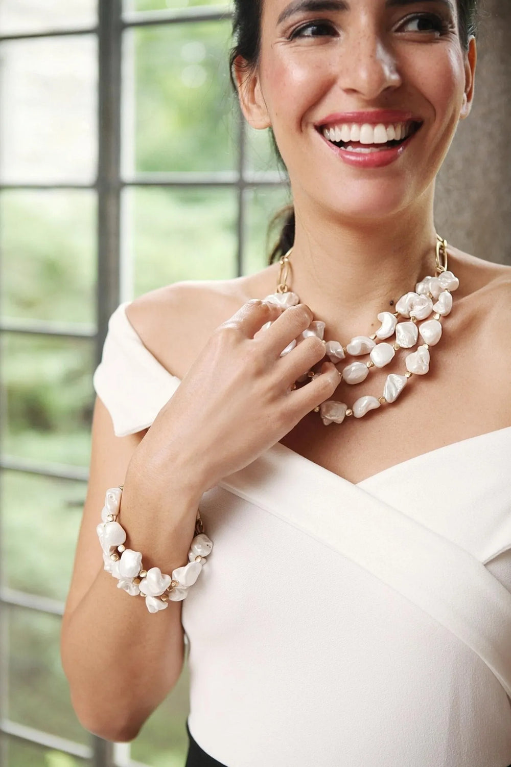 Charlotte Pearl Necklace White