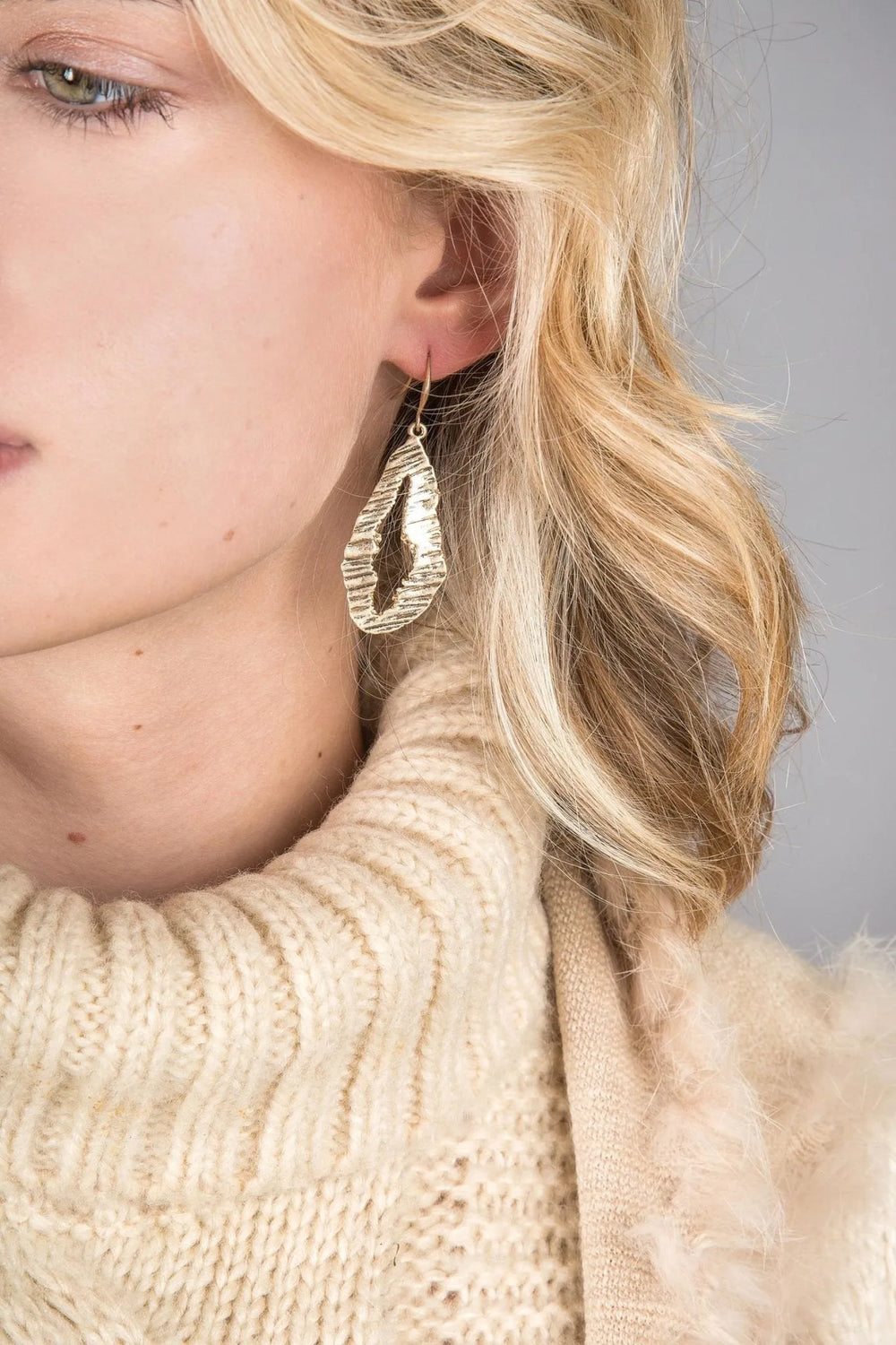 Ridge Statement Earring Gold