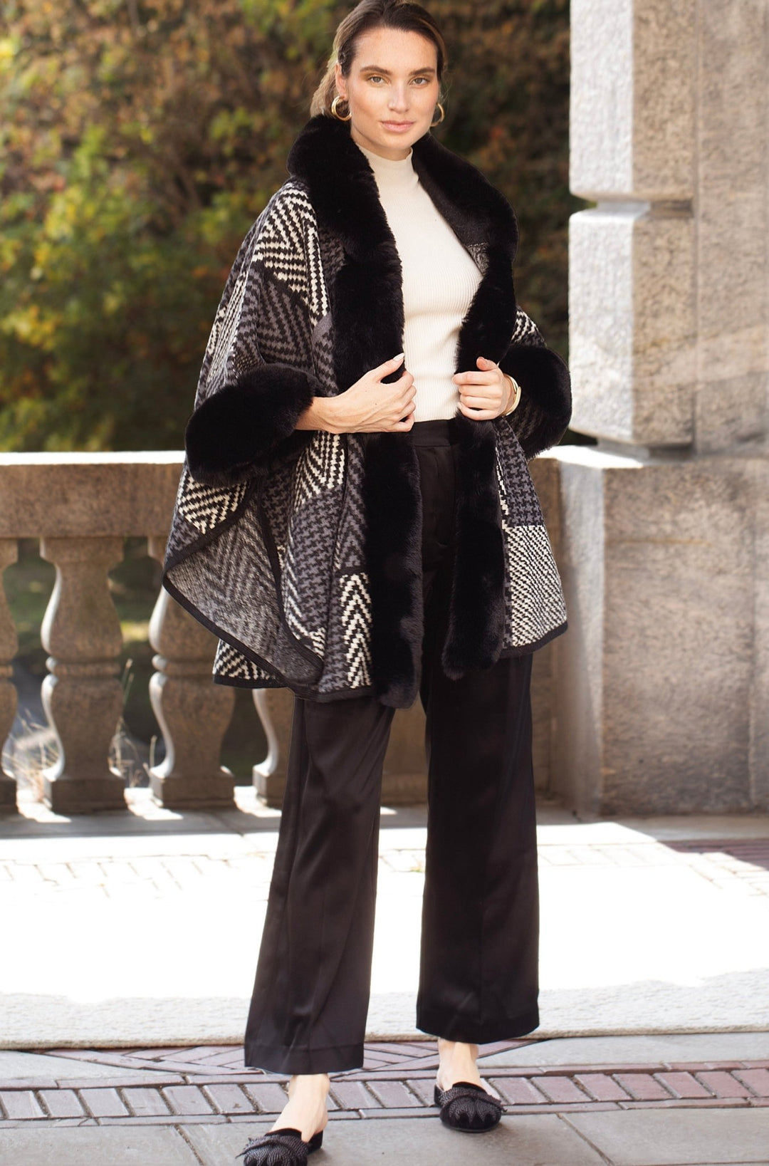 Kimono Faux Fur Geometric Pattern Black